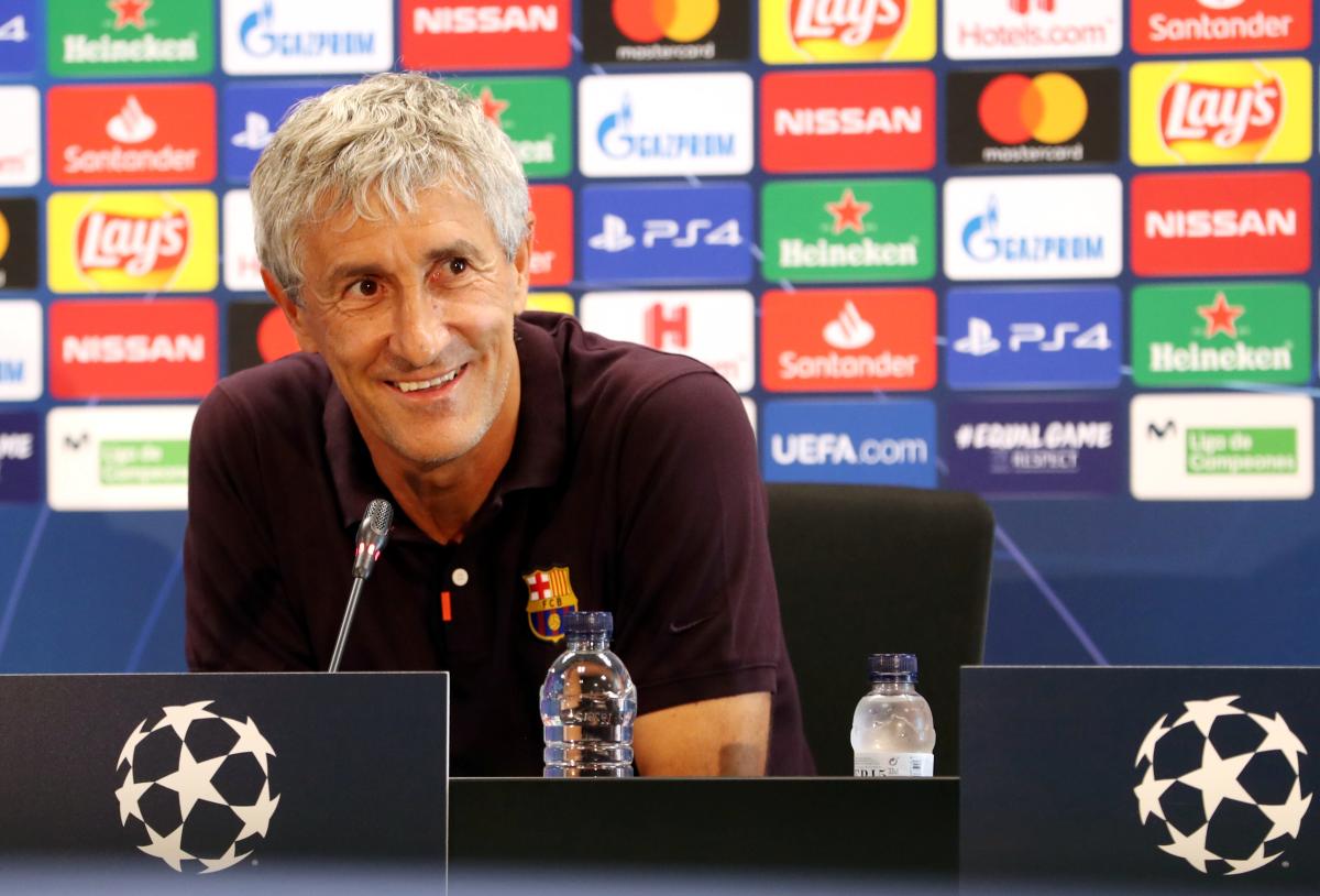 Barcelona Quique Setien'in görevine son verdi