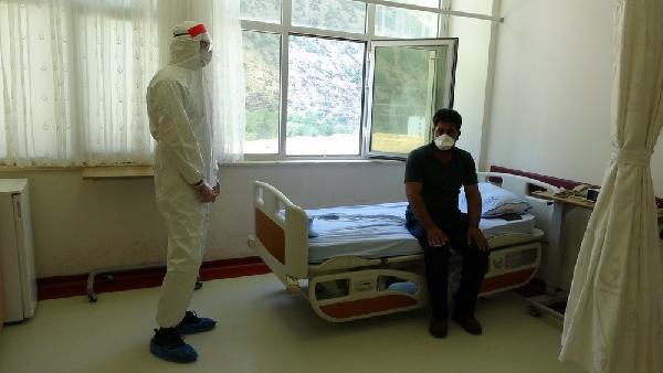 Korona hastası çoban, ambulans helikopter ile alındı