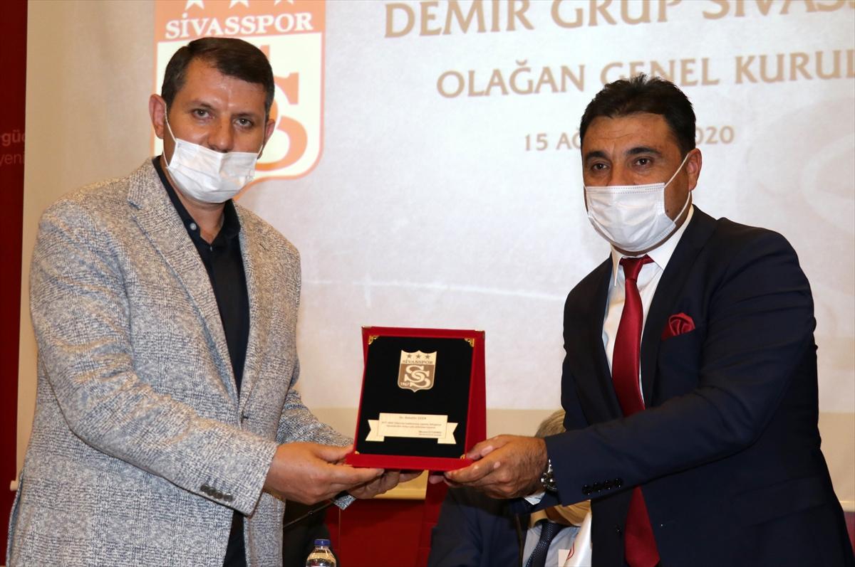 Mecnun Otyakmaz yeniden Sivasspor Başkanı seçildi