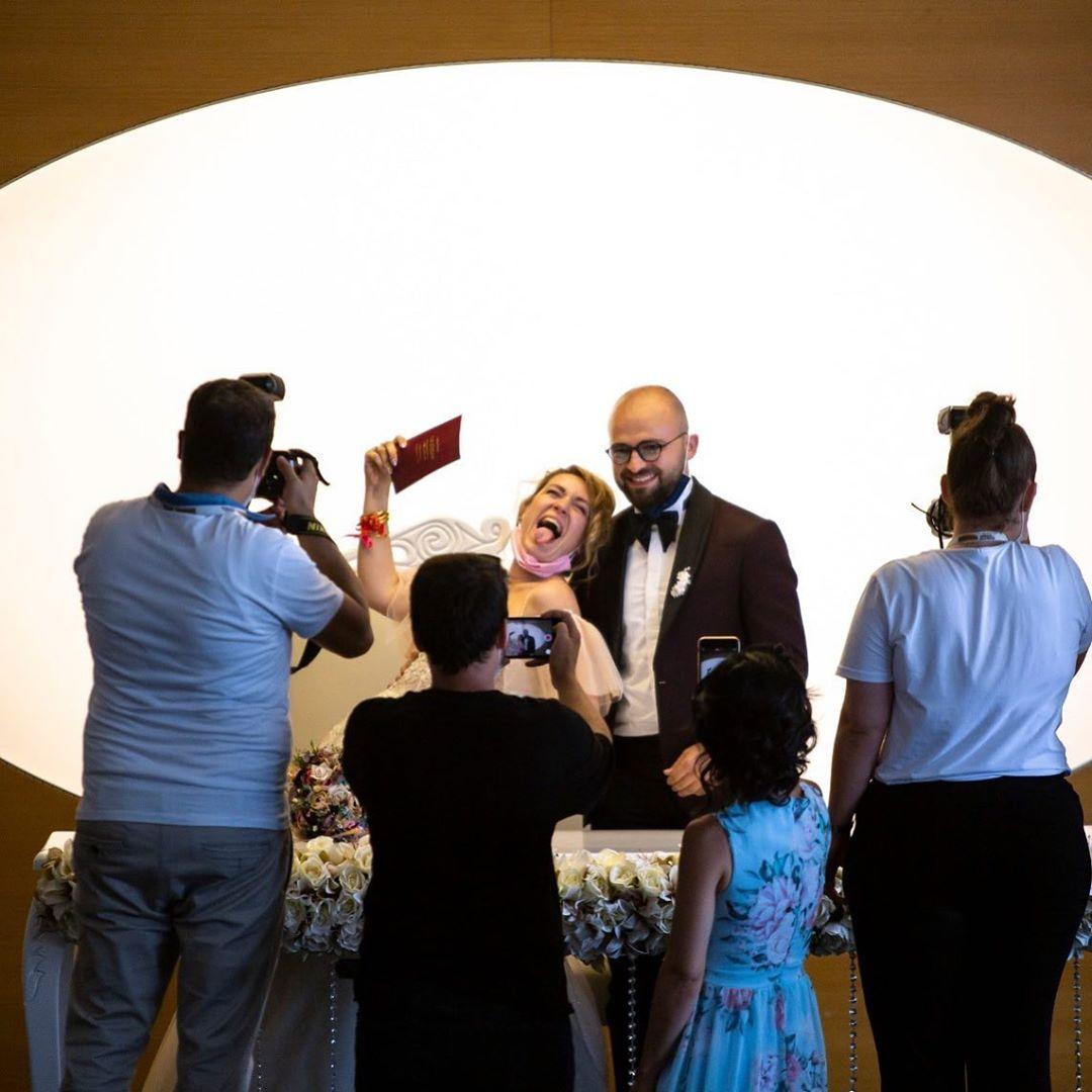 Oyuncu Gözde Çığacı ve Tümer Gülümserler evlendi