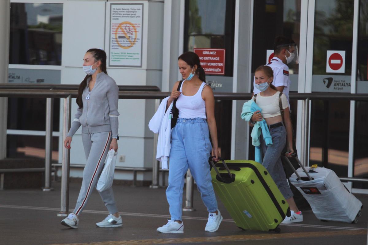 Antalya'ya 15 günde 325 bin turist geldi