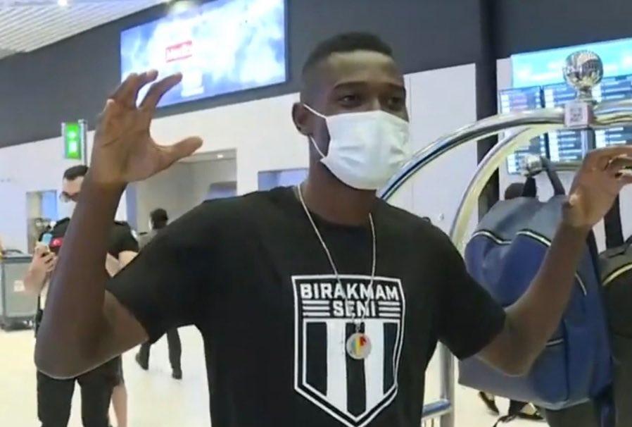 Beşiktaş'ın yeni transferi Mensah İstanbul'da