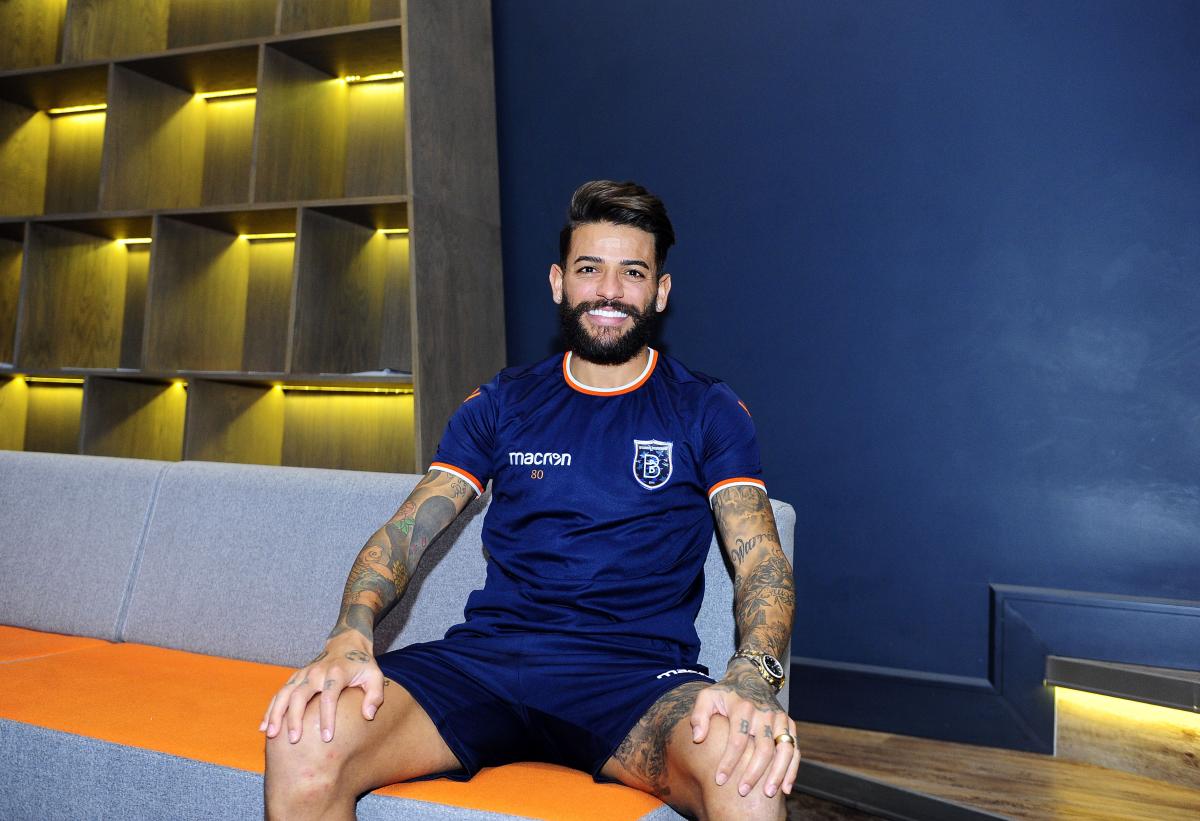 Junior Caiçara için Premier Lig ekipleri devrede