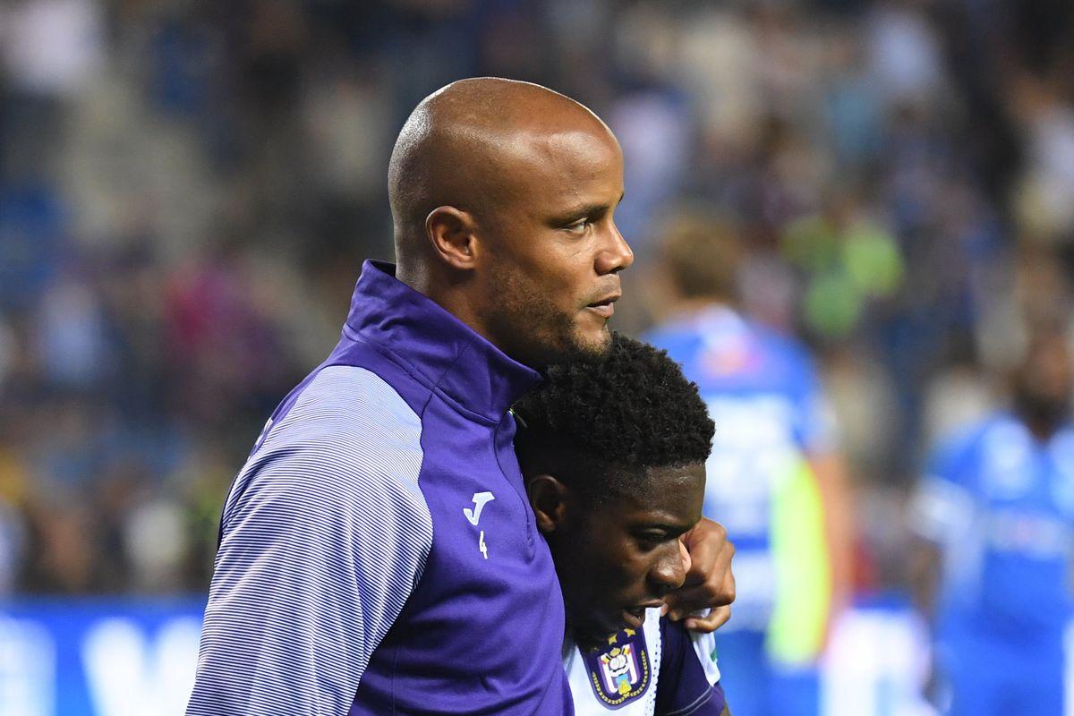 Kompany futbolu bıraktı, teknik direktör oldu