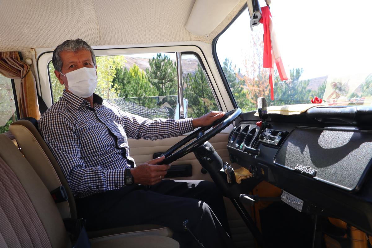 Sivas'ta 1974 model minibüse 100 bin liralık teklifi geri çevirdi