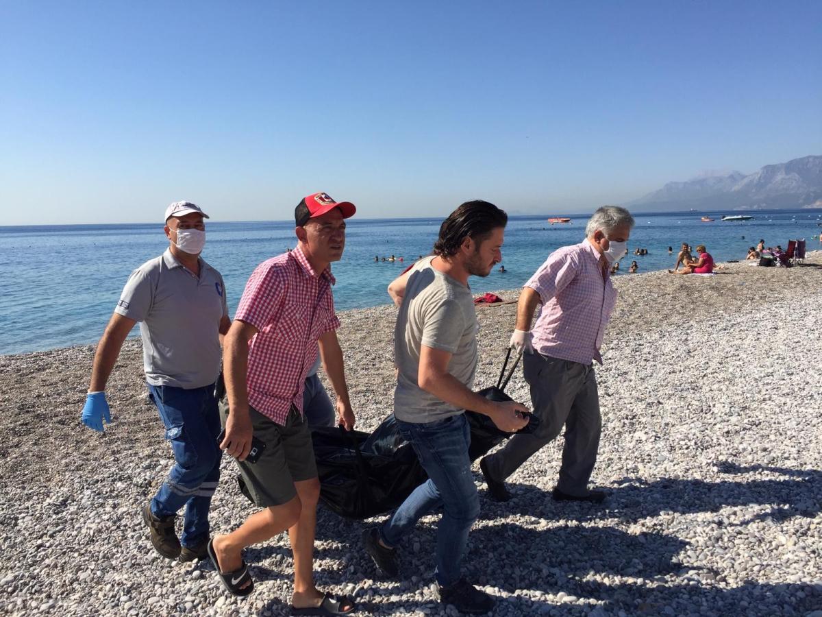 Antalya'da 85 yaşındaki adam, denizde ölü bulundu