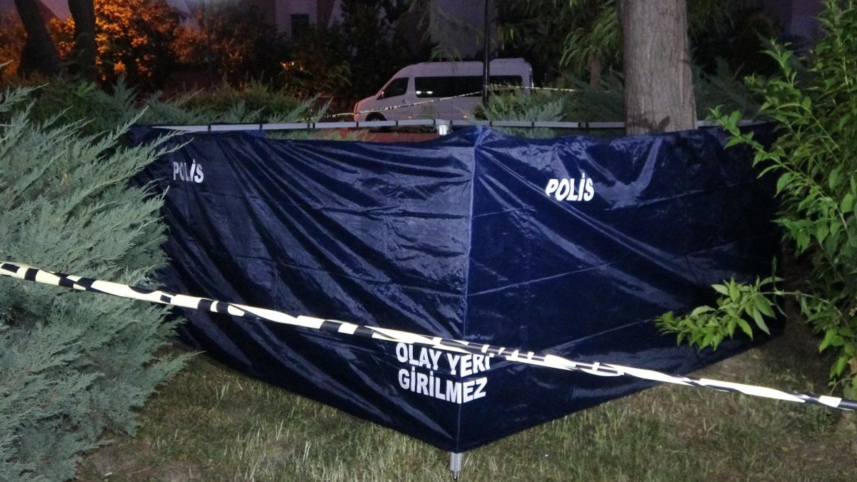 Antalya'da yaşlı adam, oturduğu bankta can verdi