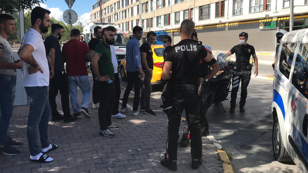 Esenyurt'ta taksiciler arasında yolcu alma kavgası