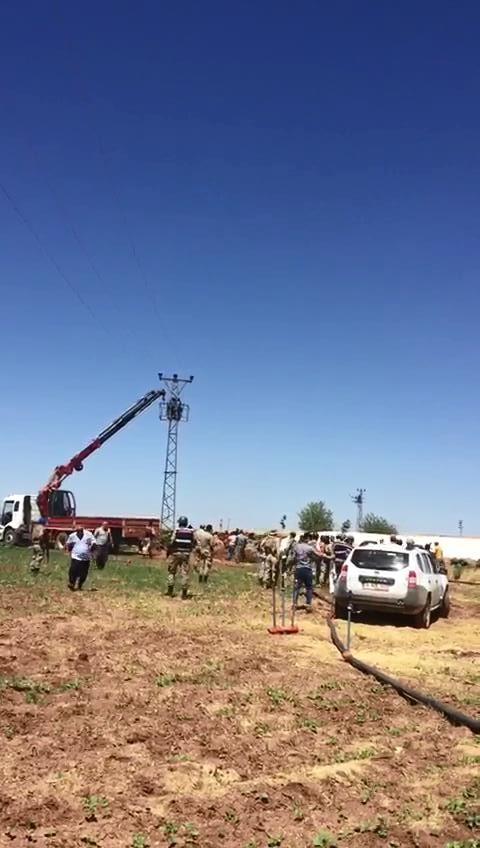 Siverek'te Dicle Elektrik görevlilerine saldırdılar