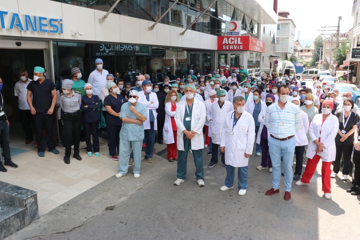 Kocaeli'de hasta yakını, güvenlik görevlisi ve doktora saldırdı