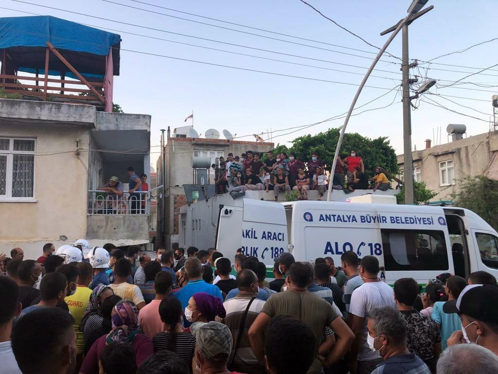 Antalya'da bir koca eşini kızının düğününden sonra öldürdü