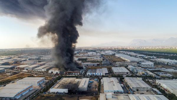 Antalya OSB'de fabrika yangını