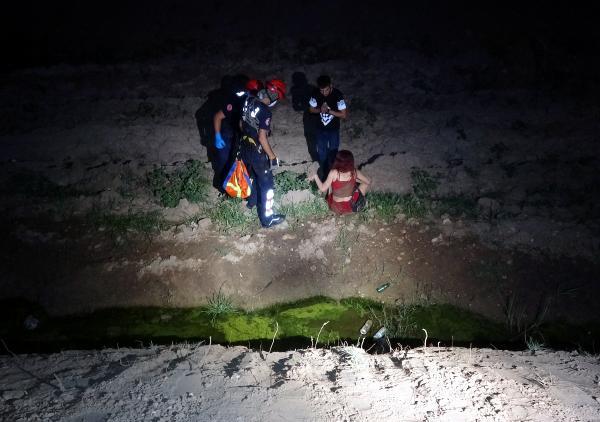 Antalya'da dere yatağına düşen genç kız kurtarıldı