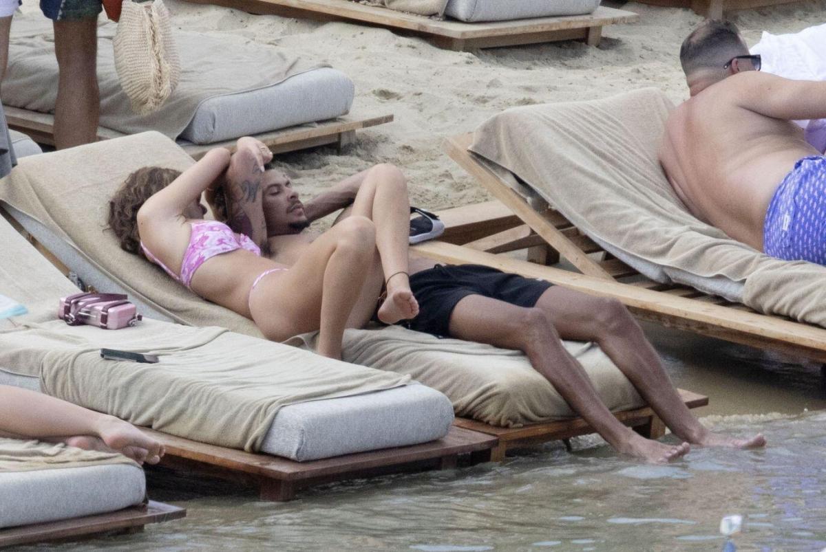 İngiliz basını: Tatile giden futbolcular salgını şiddetlendirecek