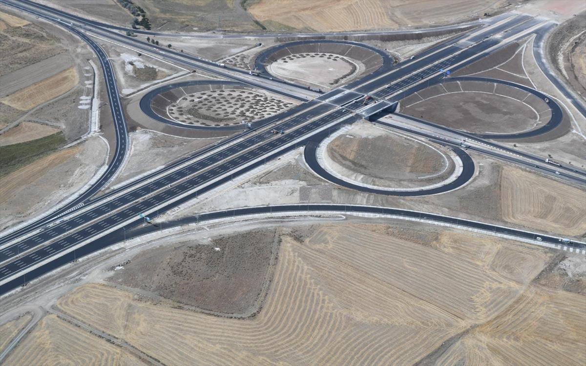 Ankara-Niğde Otoyolu sözleşmeden 1 yıl önce açılacak