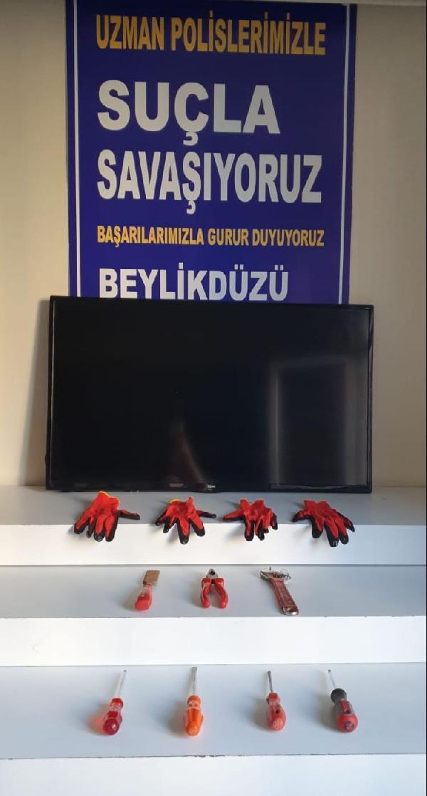 Beylikdüzü'nde kiralık otomobille hırsızlık yapan şüpheliler