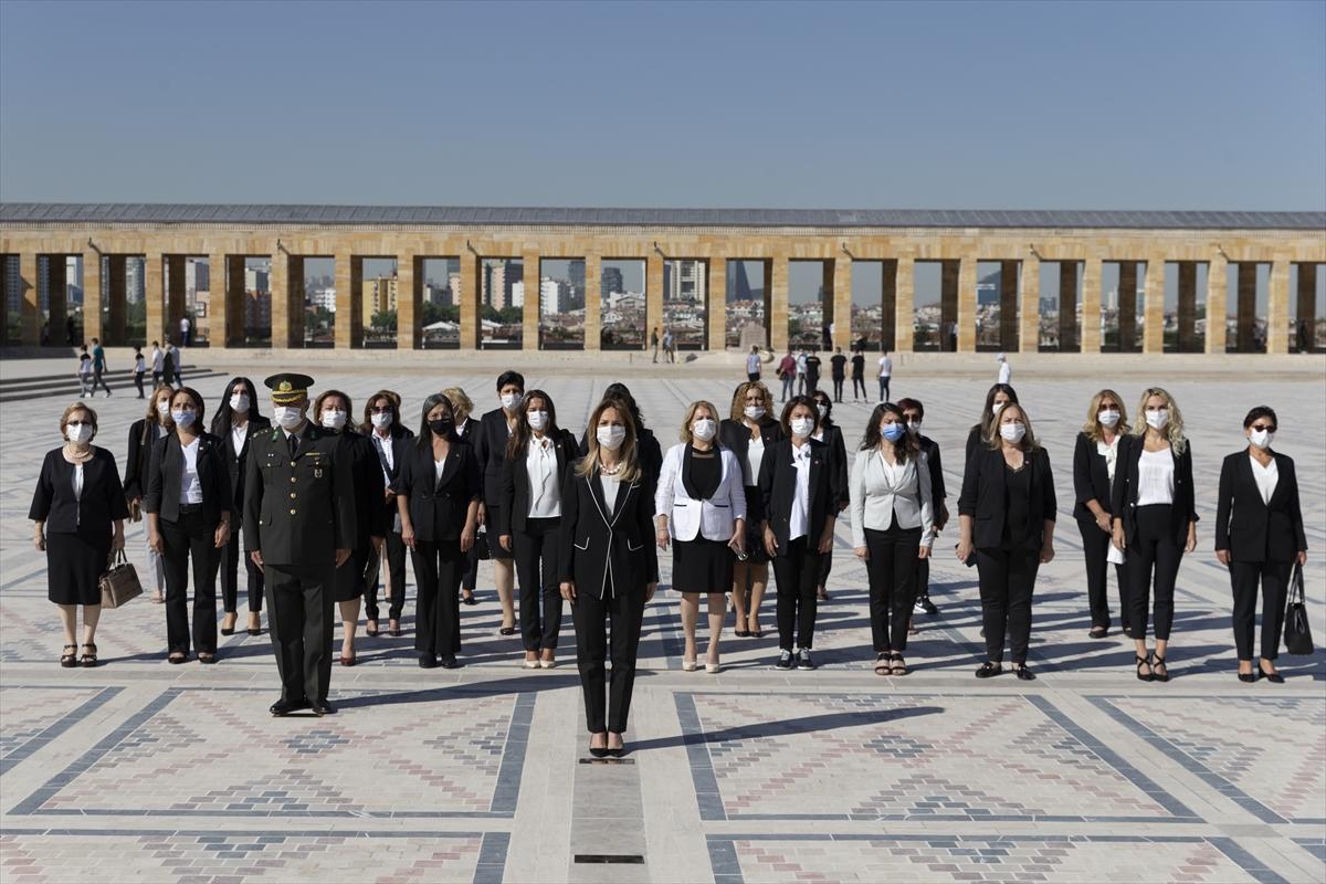 CHP Kadın Kolları Başkanı Aylin Nazlıaka, Anıtkabir'i ziyaret etti