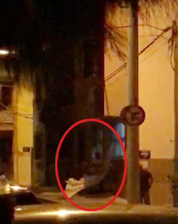 İzmir'de 5 yıl önce boşandığı eski eşini bıçakla tehdit etti