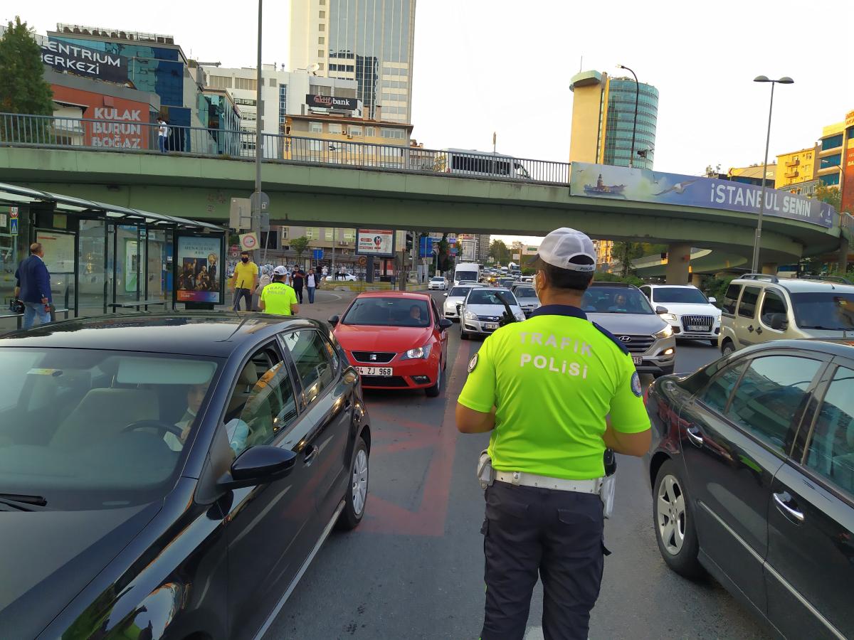 İstanbul'da çakarlı araç denetimi yapıldı