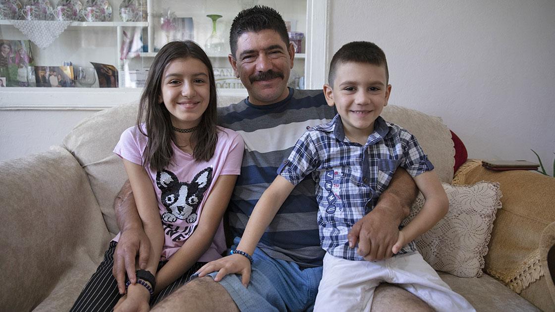 Türkiye'nin ilk çift kol nakilli Cihan Topal, kollarına gözü gibi bakıyor