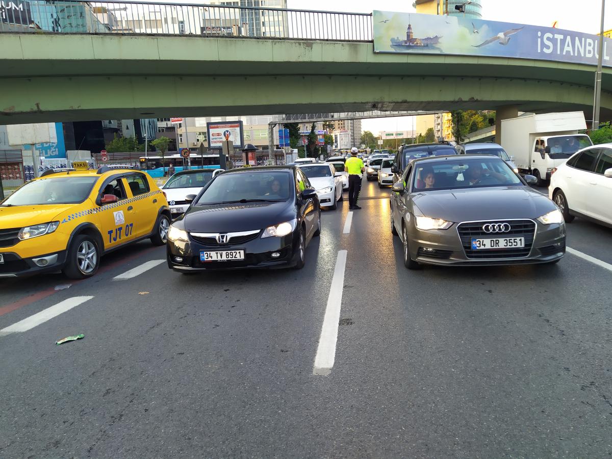 İstanbul'da çakarlı araç denetimi yapıldı