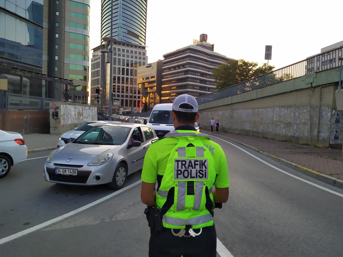 İstanbul'da çakarlı araç denetimi yapıldı