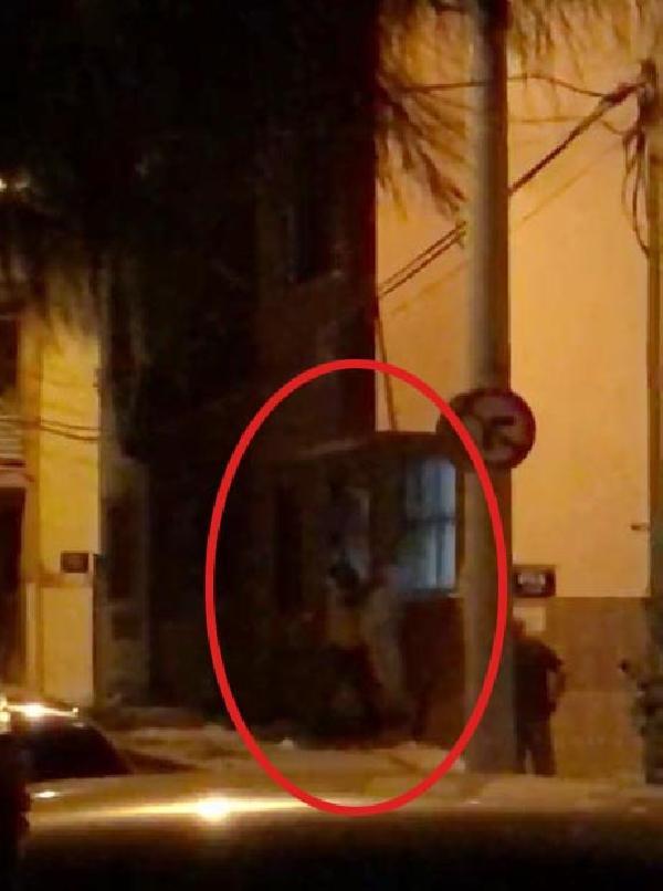 İzmir'de 5 yıl önce boşandığı eski eşini bıçakla tehdit etti