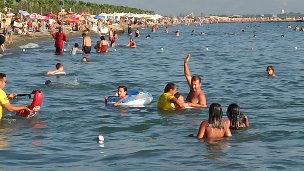 Balıkesir'de, bir kadın denizde astım krizi geçirdi