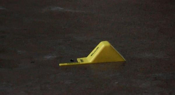 Sultangazi'de aracından inen şahıs silahlı saldırıya uğradı