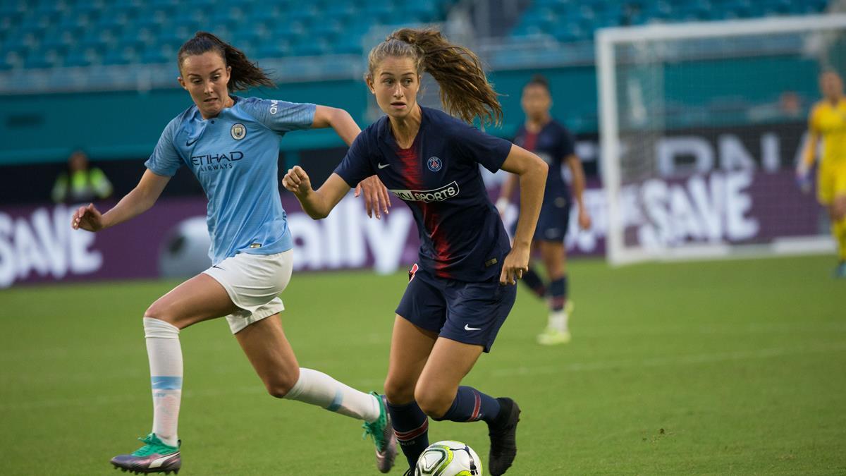 Davies ve sevgilisi aynı anda Şampiyonlar Ligi'ni kazanabilir