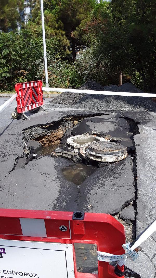 Beşiktaş'ta yağış sonrası yol çöktü