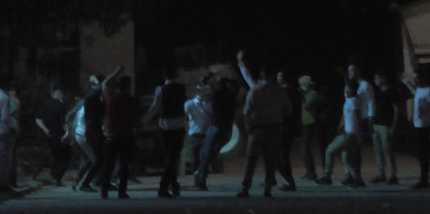 Bilim Kurulu Üyesi Tezer: Gençler koronavirüsü dikkate almıyor