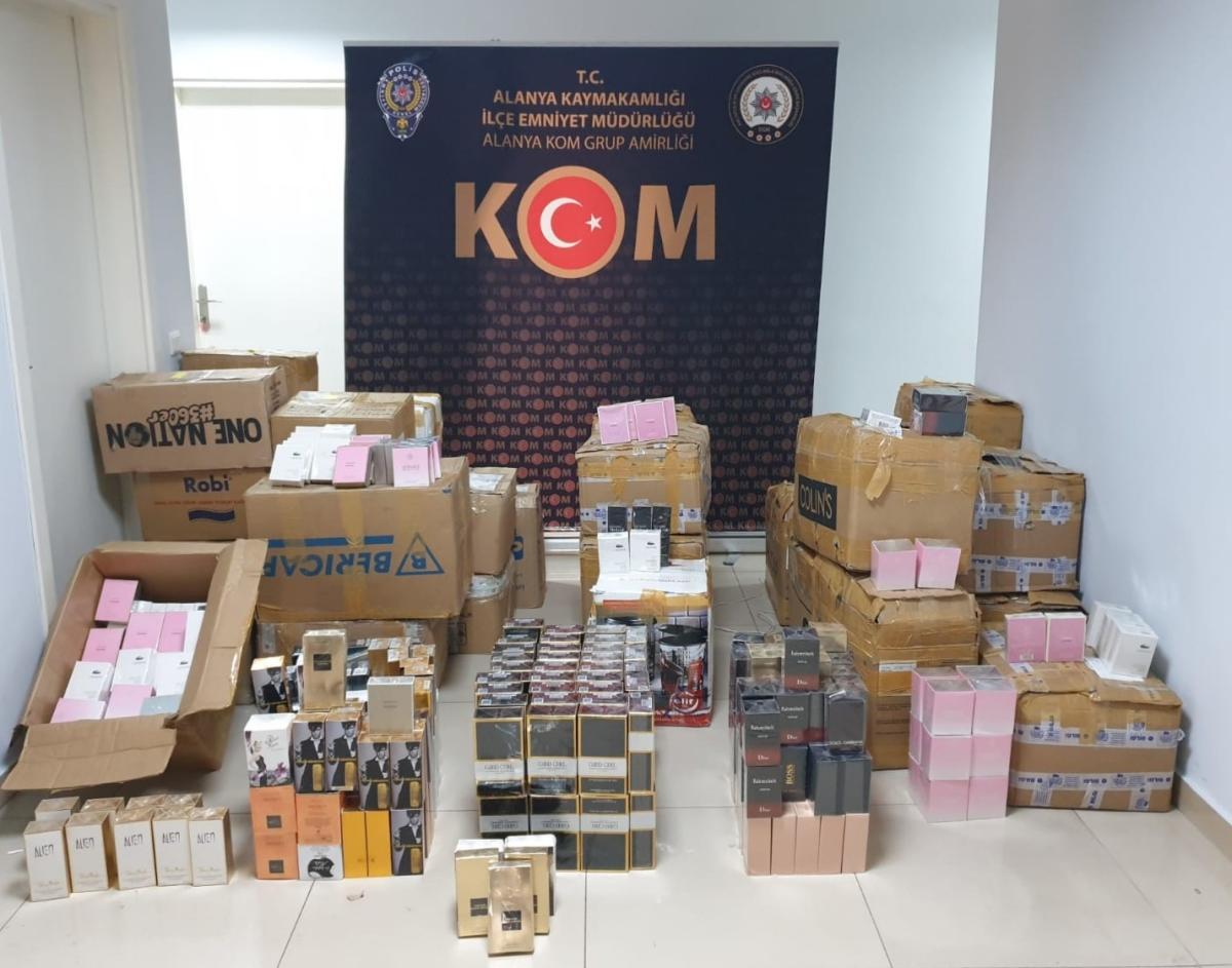 Antalya polisinden kaçakçılık operasyonu