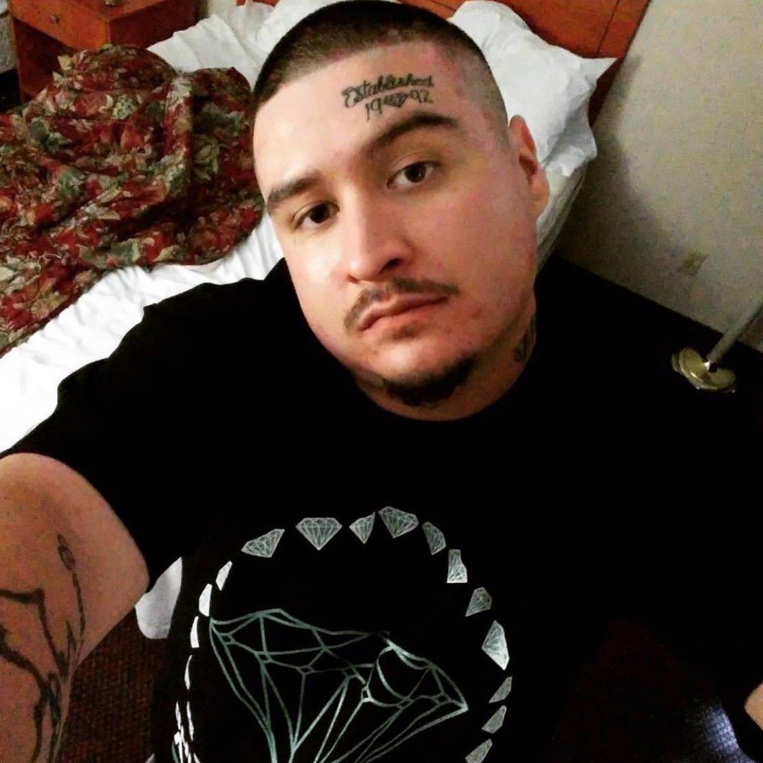 ABD'de polisin 6 dakika boyunca yüzünü asfalta bastırdığı kişi öldü