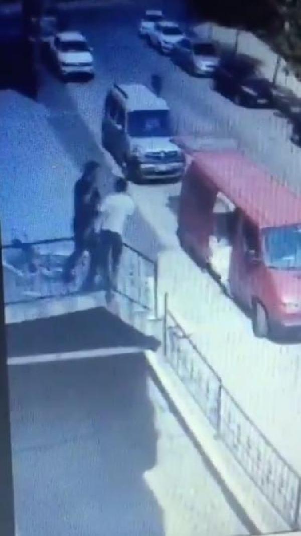 Kocaeli'de sokak ortasında darp