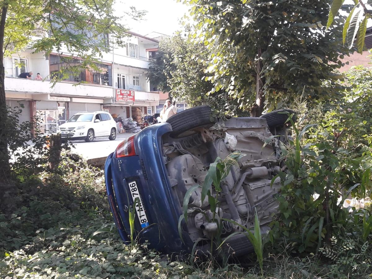 Düzce’de feci kaza: 3 kişi metrelerce havaya savruldu