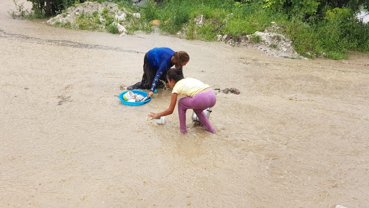 Ordu'daki fındık işçileri, sel sularında zor anlar yaşadı
