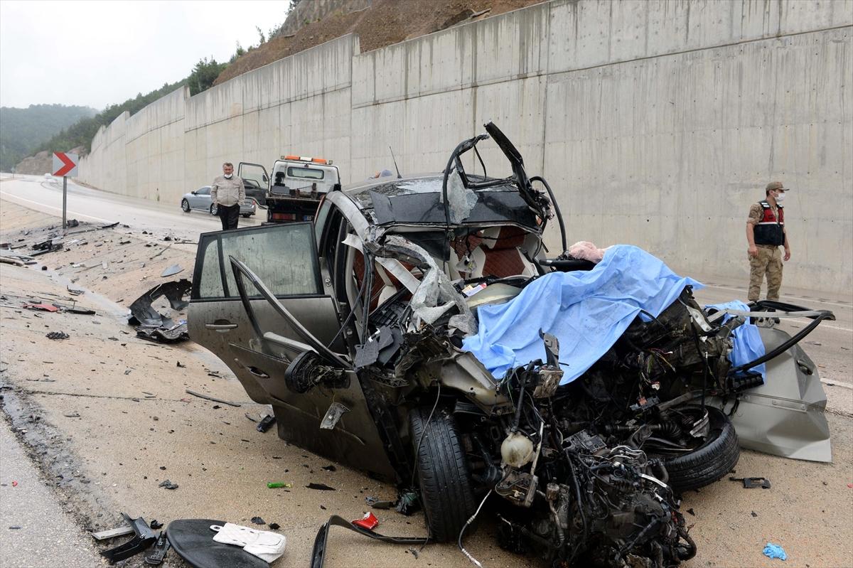 Tokat'ta otomobil ile tır çarpıştı
