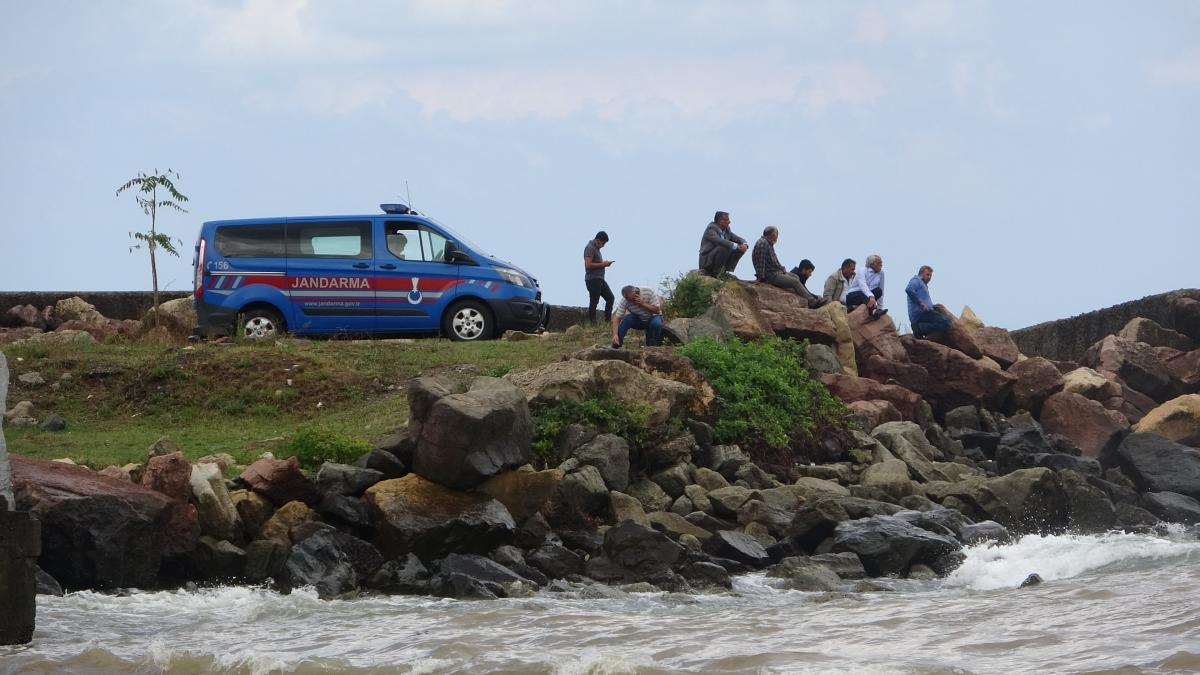 Ordu'da denizde kaybolan oğlunu bekleyen acılı baba