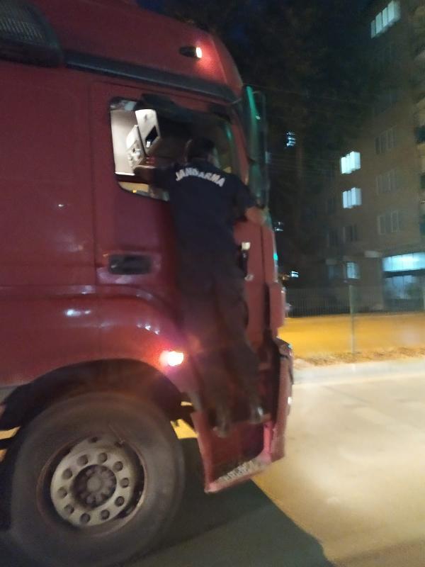 Bursa'da kaza yapan alkollü sürücü kaçmaya çalıştı