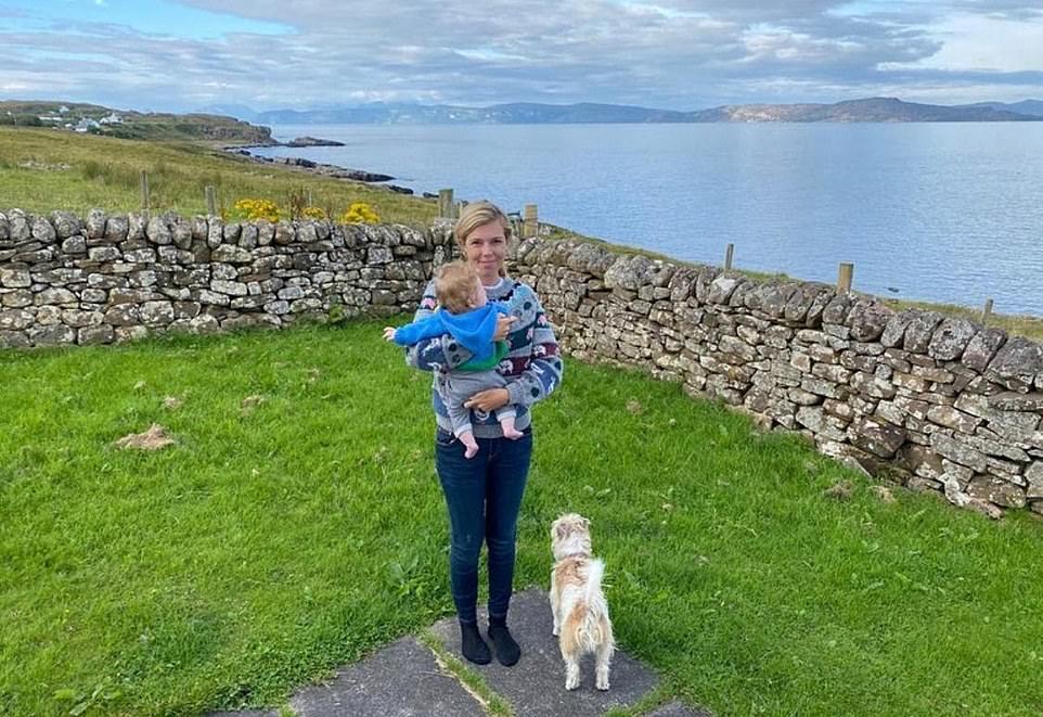 Boris Johnson, oğlu Wilfred'i gezdirdi