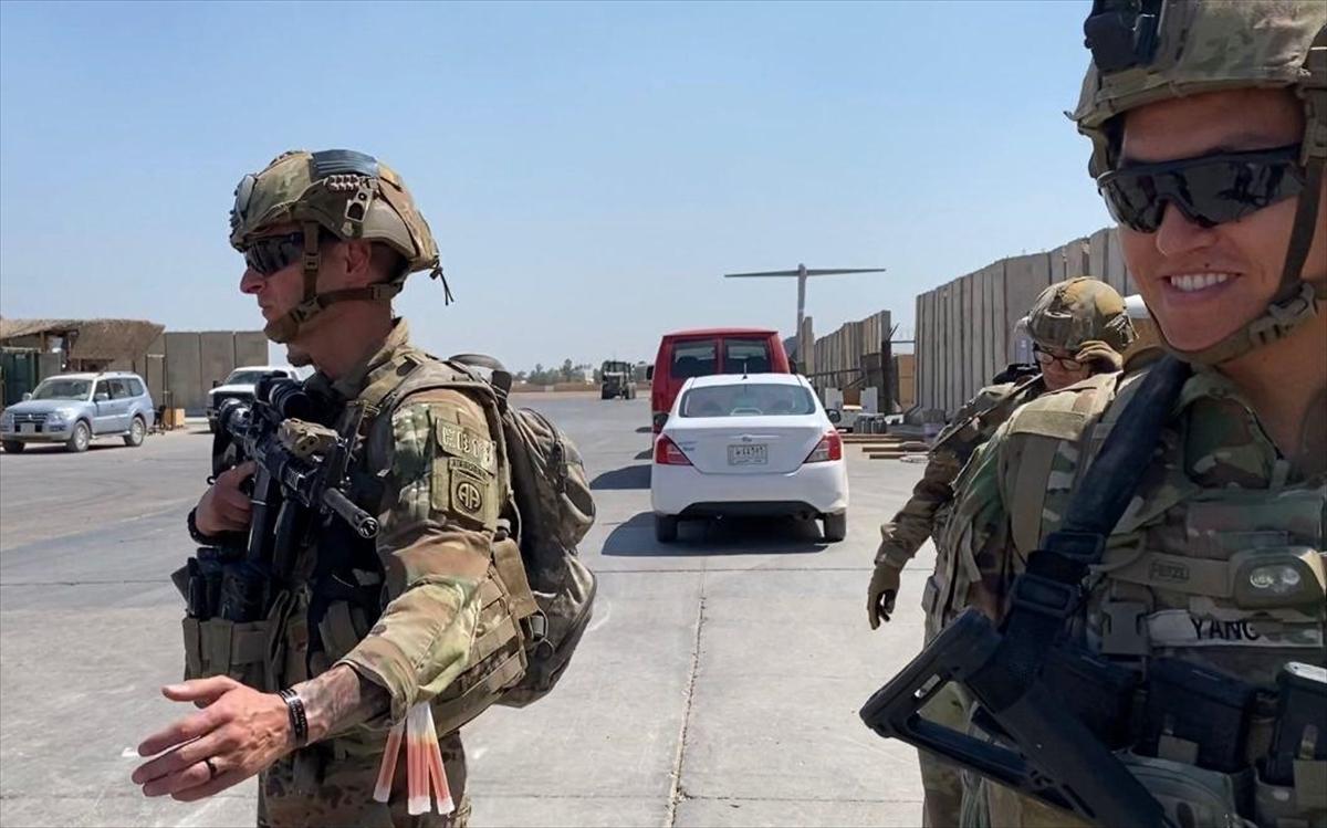 Koalisyon güçleri, bir üssü daha Irak'a teslim etti