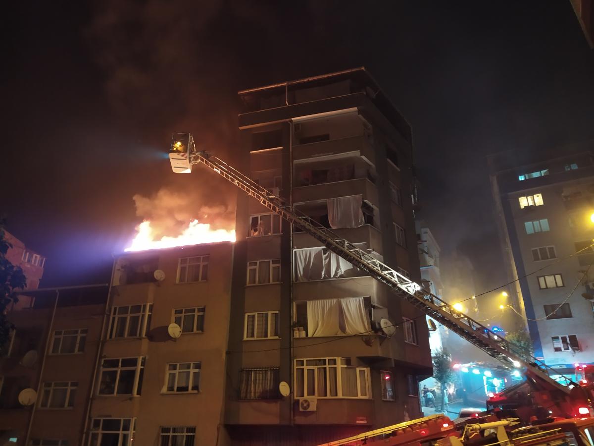 Şişli'de gecekondu yangını 4 binaya sıçradı