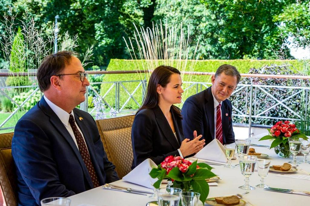 ABD'li bakan yardımcısı Belarus'un muhalif lideriyle görüştü