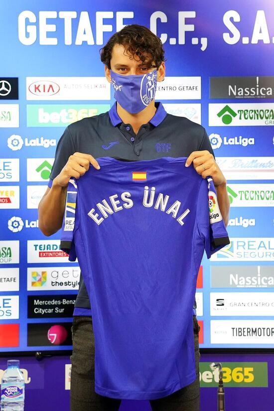 Getafe, Enes Ünal'ı basına tanıttı