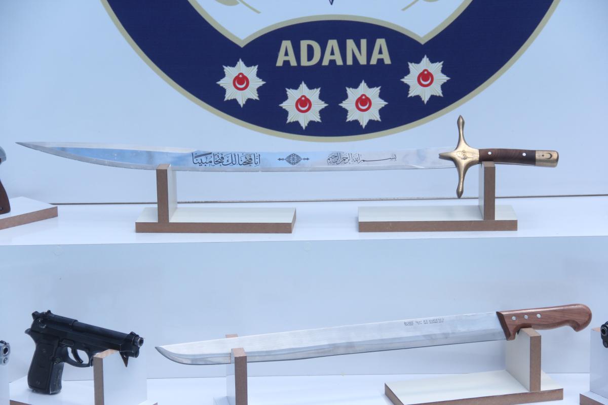 Adana'da 41 adet silah ele geçirildi