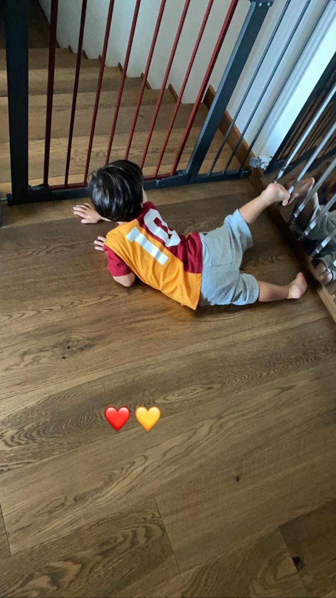 Arda Turan, oğullarını paylaştı