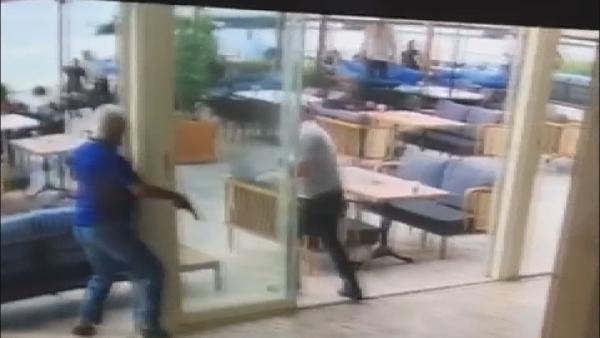 Tuzla'da kafede silahlı çatışma kamerada