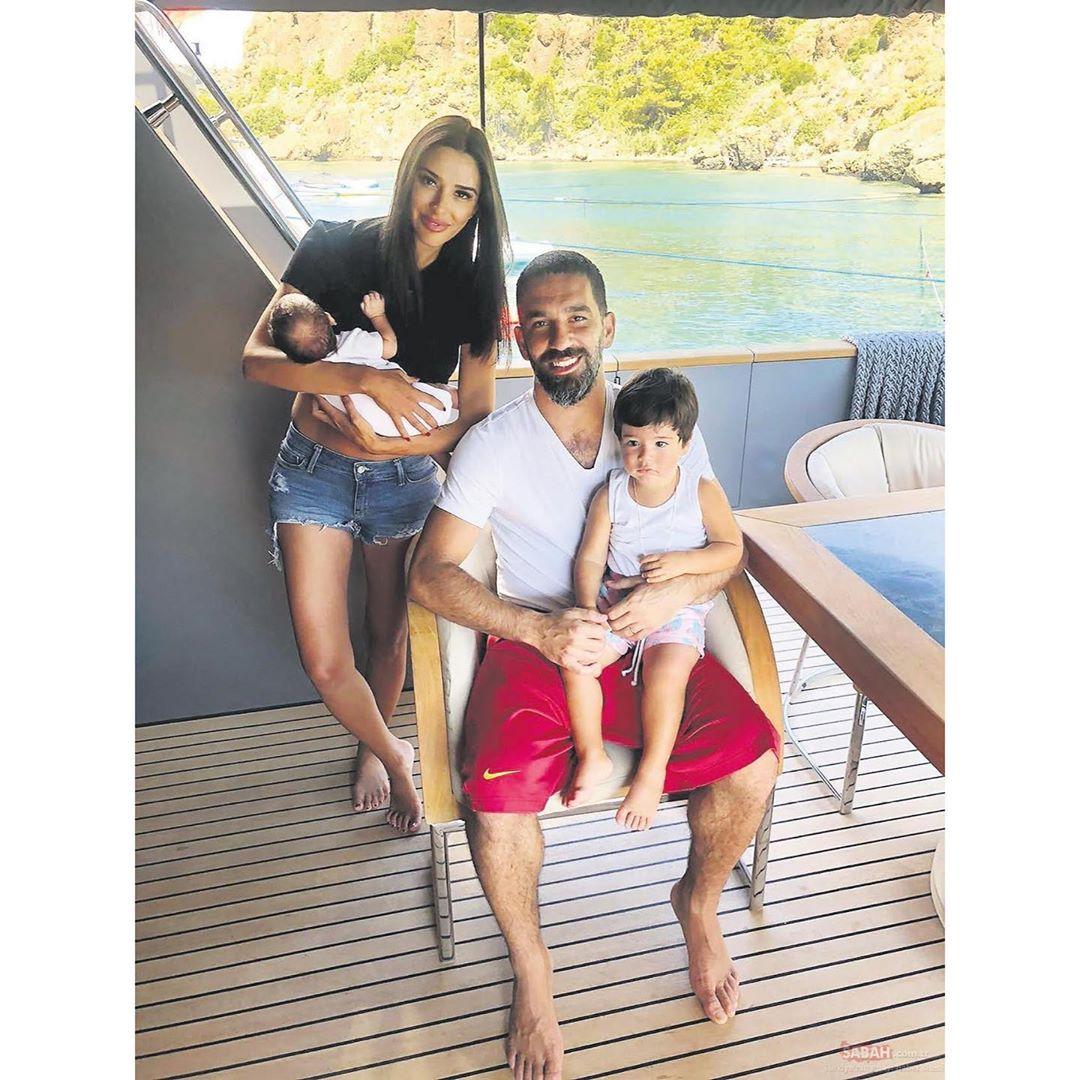 Arda Turan, oğullarını paylaştı