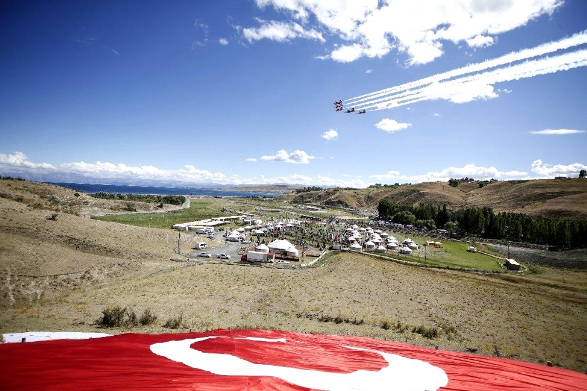 Ahlat nerede? Ahlat nereye bağlı? Ahlat'ın nüfusu kaç?